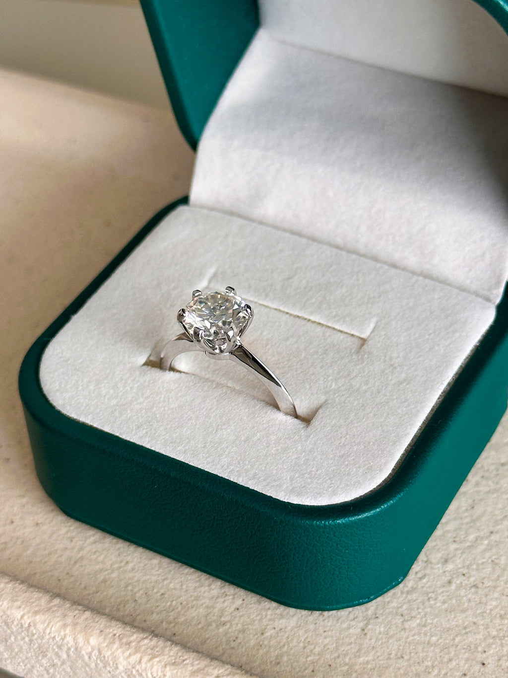Anel Solitário Moissanite 8mm Prata 925