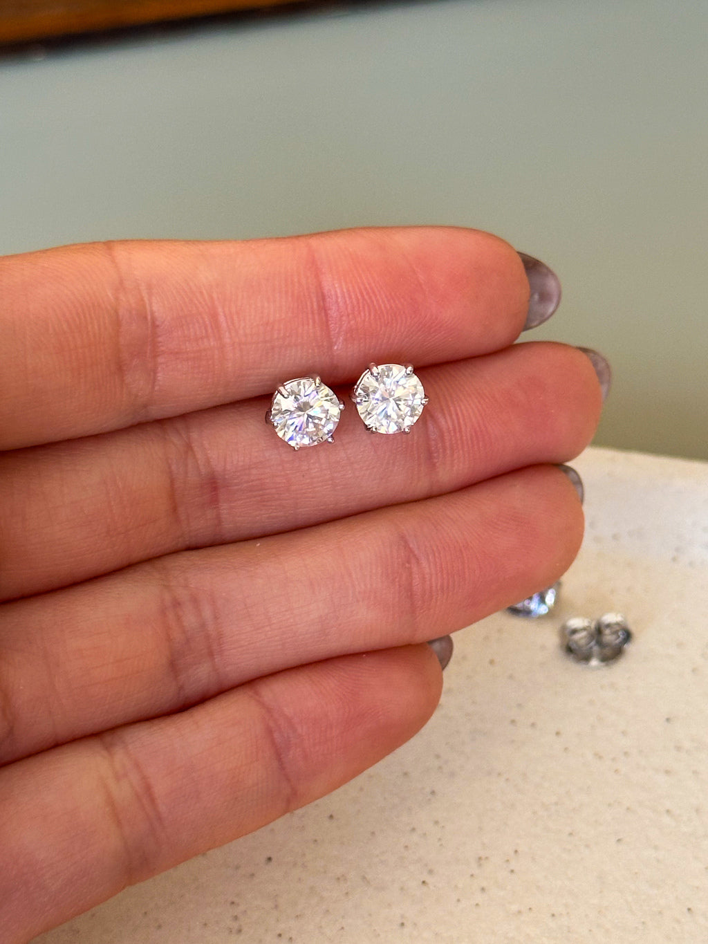 Brinco Esme Moissanite 6,5mm Prata 925
