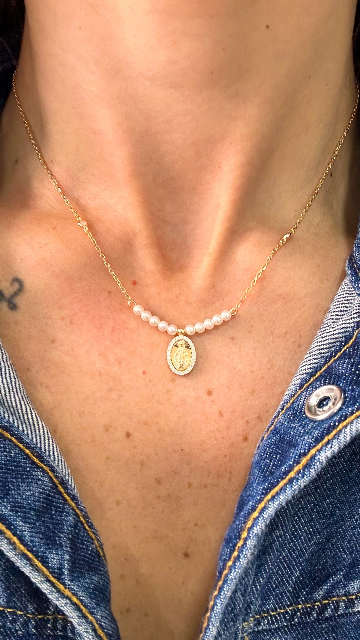 Colar Medalha com Pérolas Moissanite Prata 925