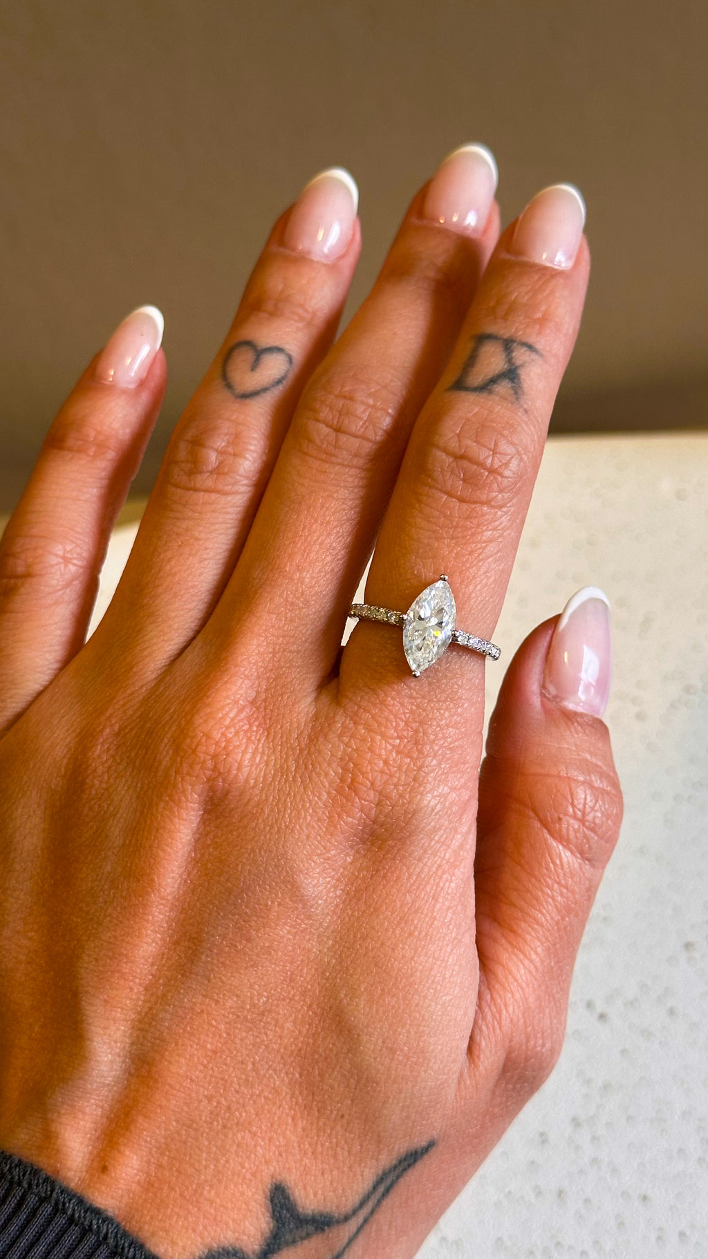 Anel Navete Solitário Moissanite Prata 925