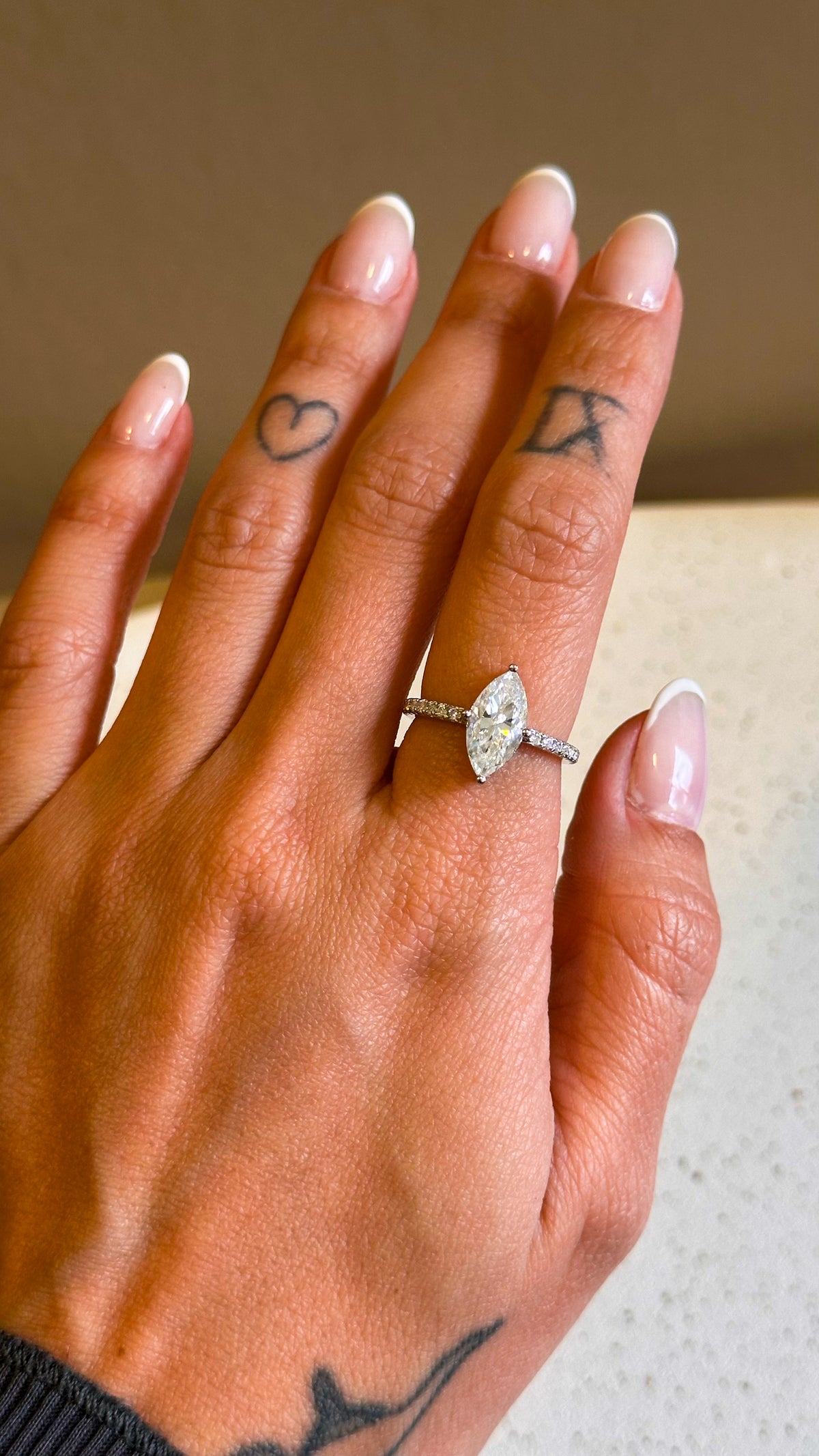 Anel Navete Solitário Moissanite Prata 925