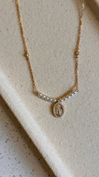 Colar Medalha com Pérolas Moissanite Prata 925