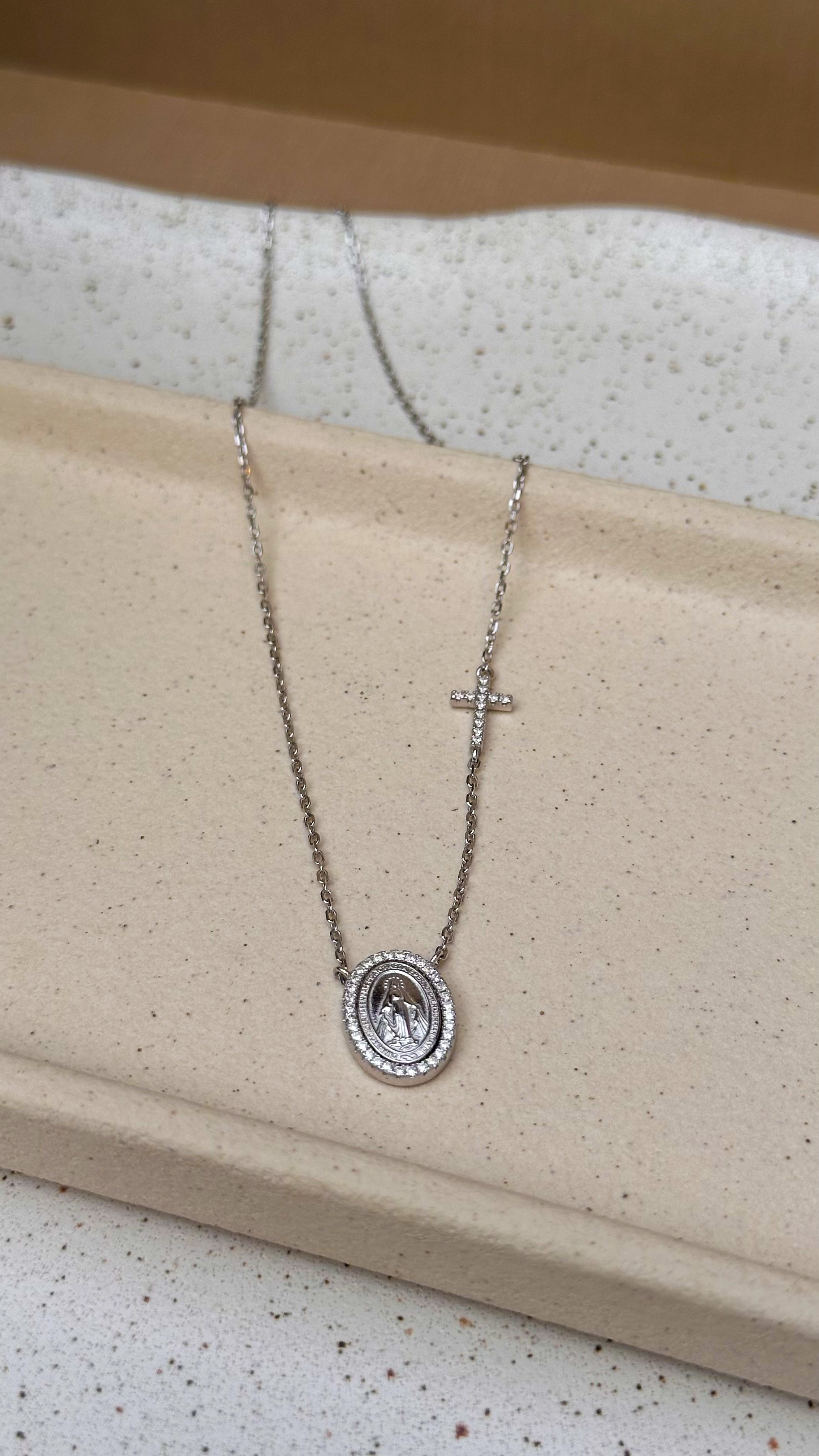 Colar Medalha Nossa Senhora com Cruz Moissanite Prata 925