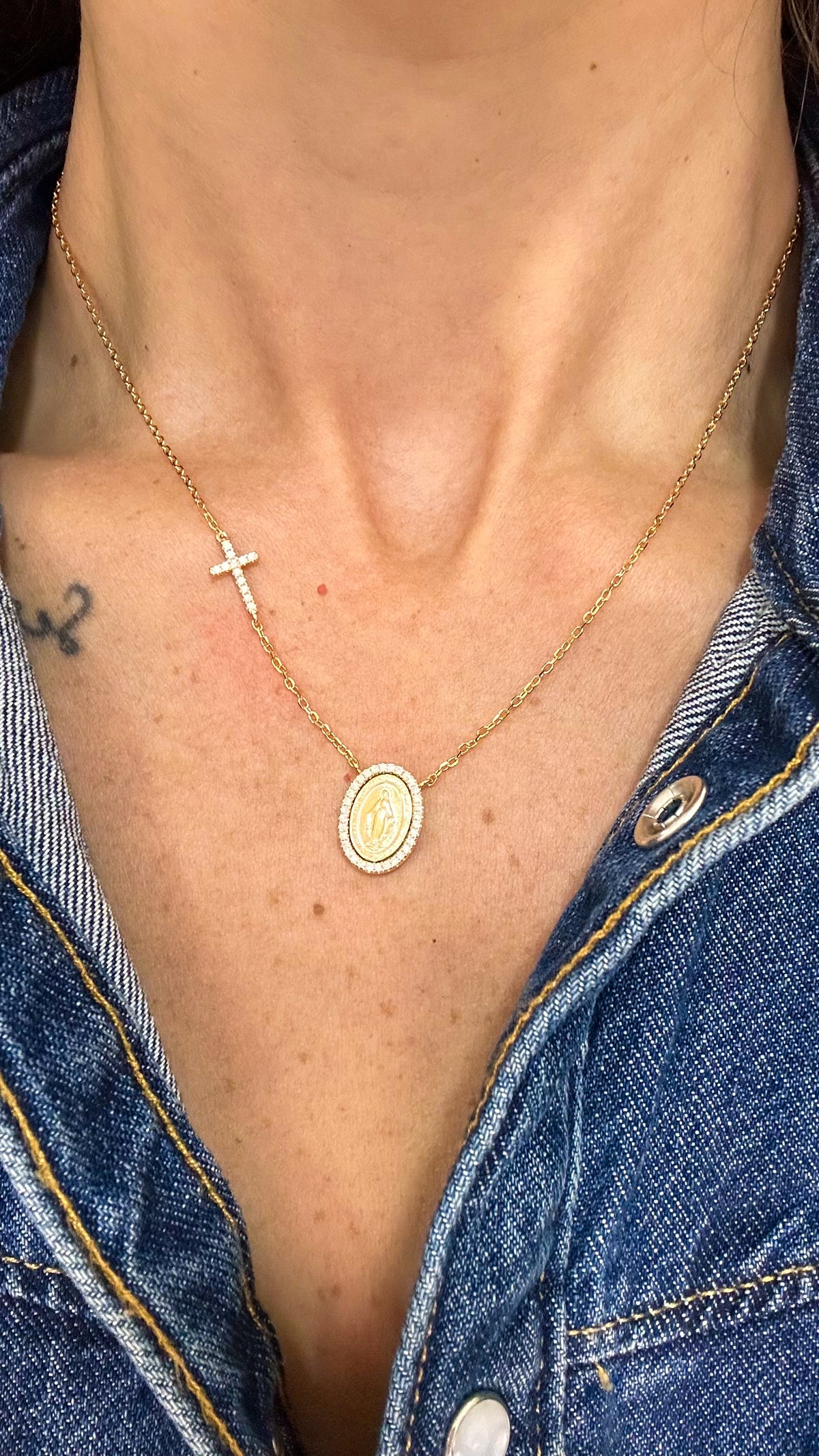Colar Medalha Nossa Senhora com Cruz Moissanite Prata 925
