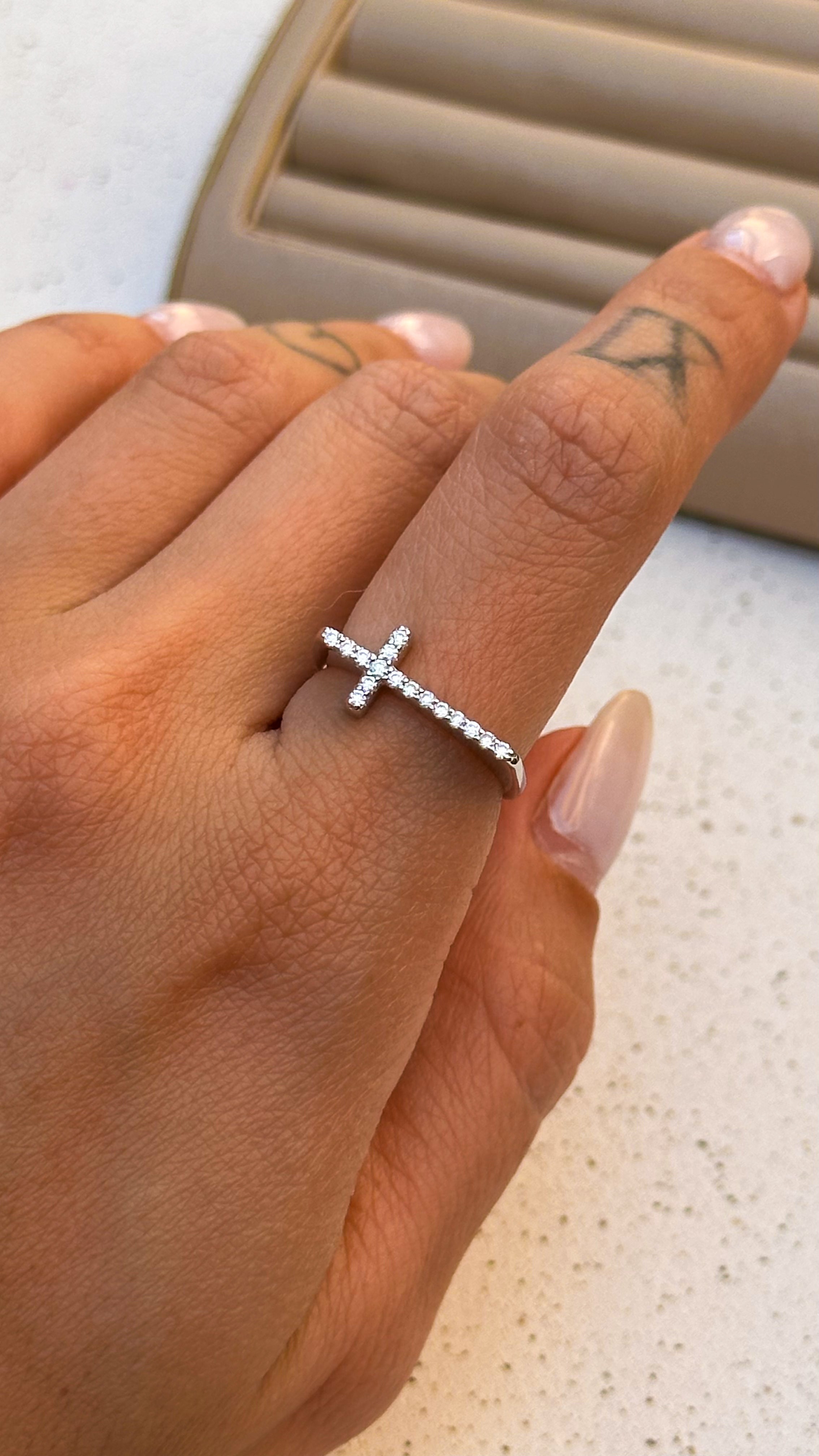 Anel Cruz Moissanite Prata 925