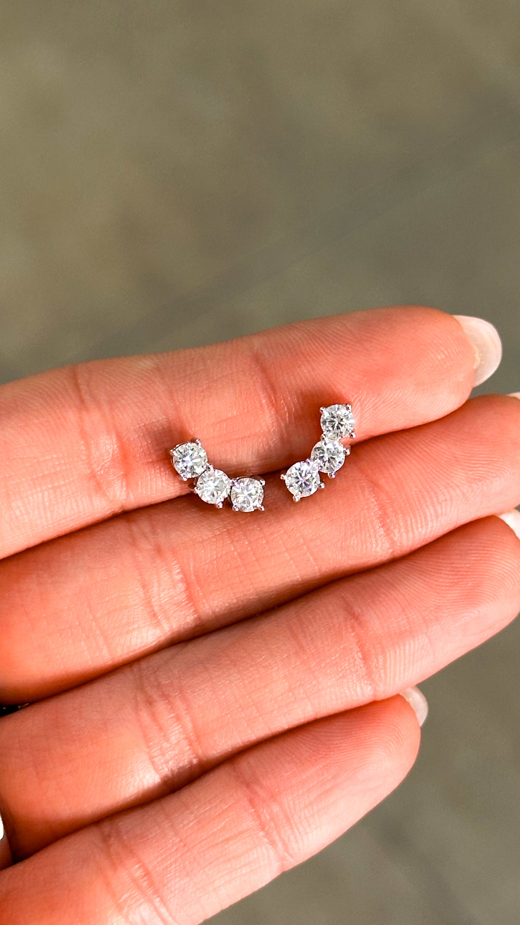 Brinco Earcuff Monique Moissanite Prata 925