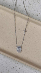 Colar Medalha Nossa Senhora com Cruz Moissanite Prata 925