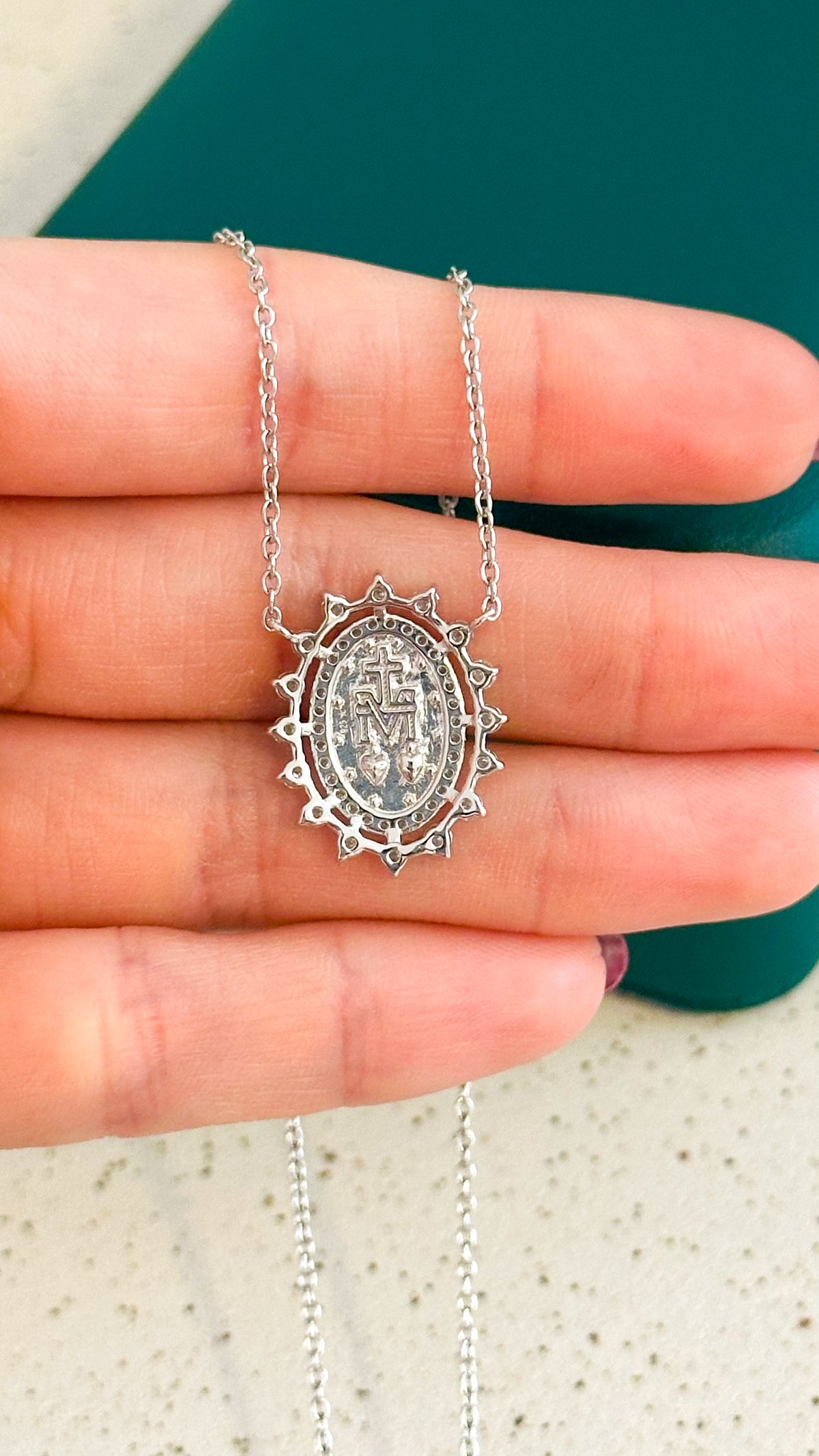 Colar Medalha Milagrosa Moissanite Prata 925