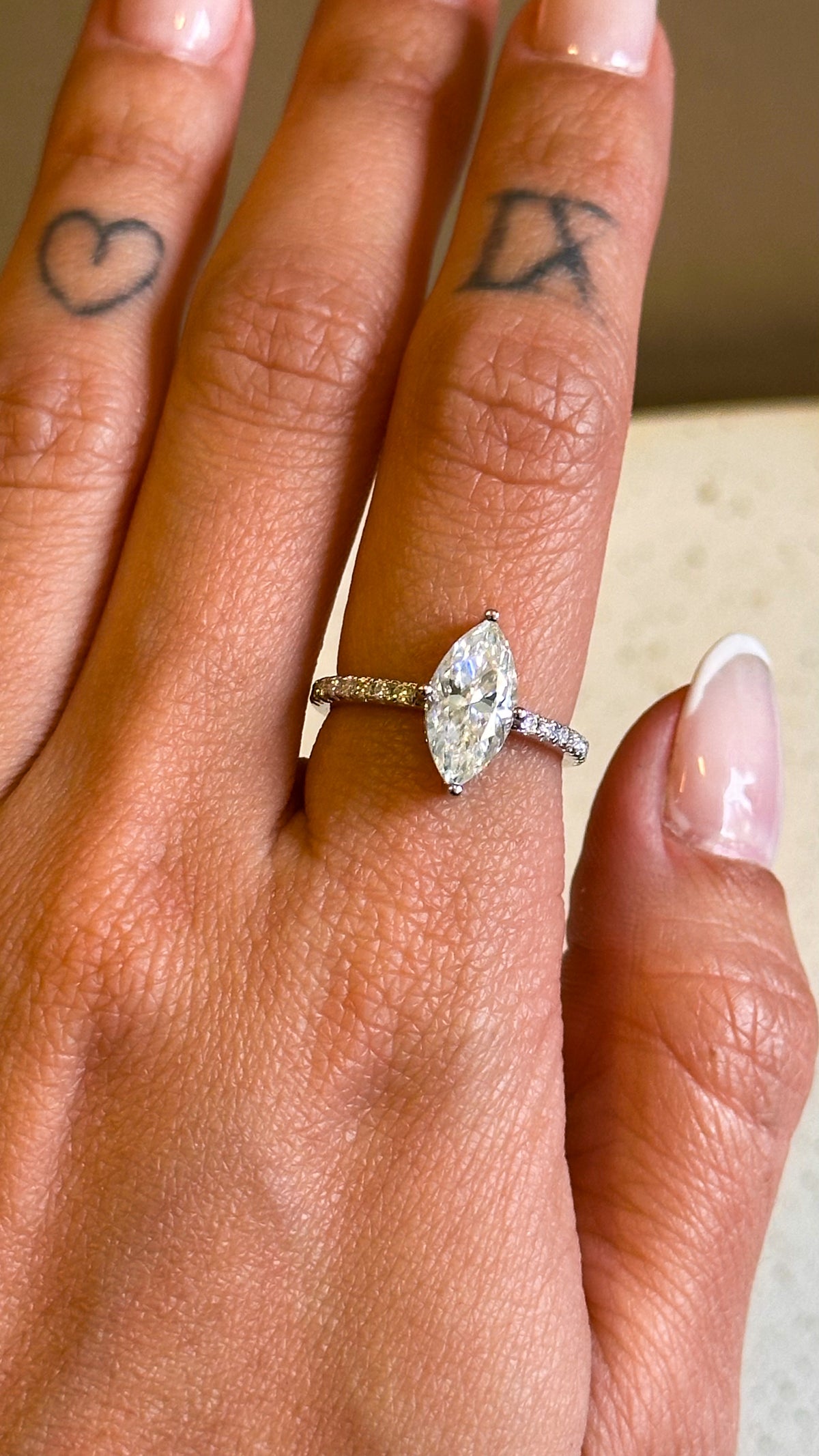 Anel Navete Solitário Moissanite Prata 925