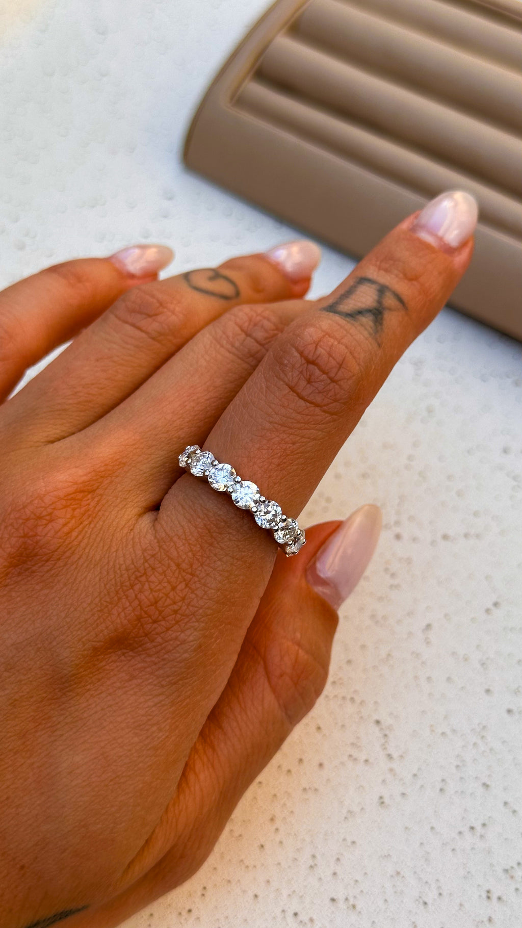 Anel Meia Aliança 4mm Moissanite Prata 925