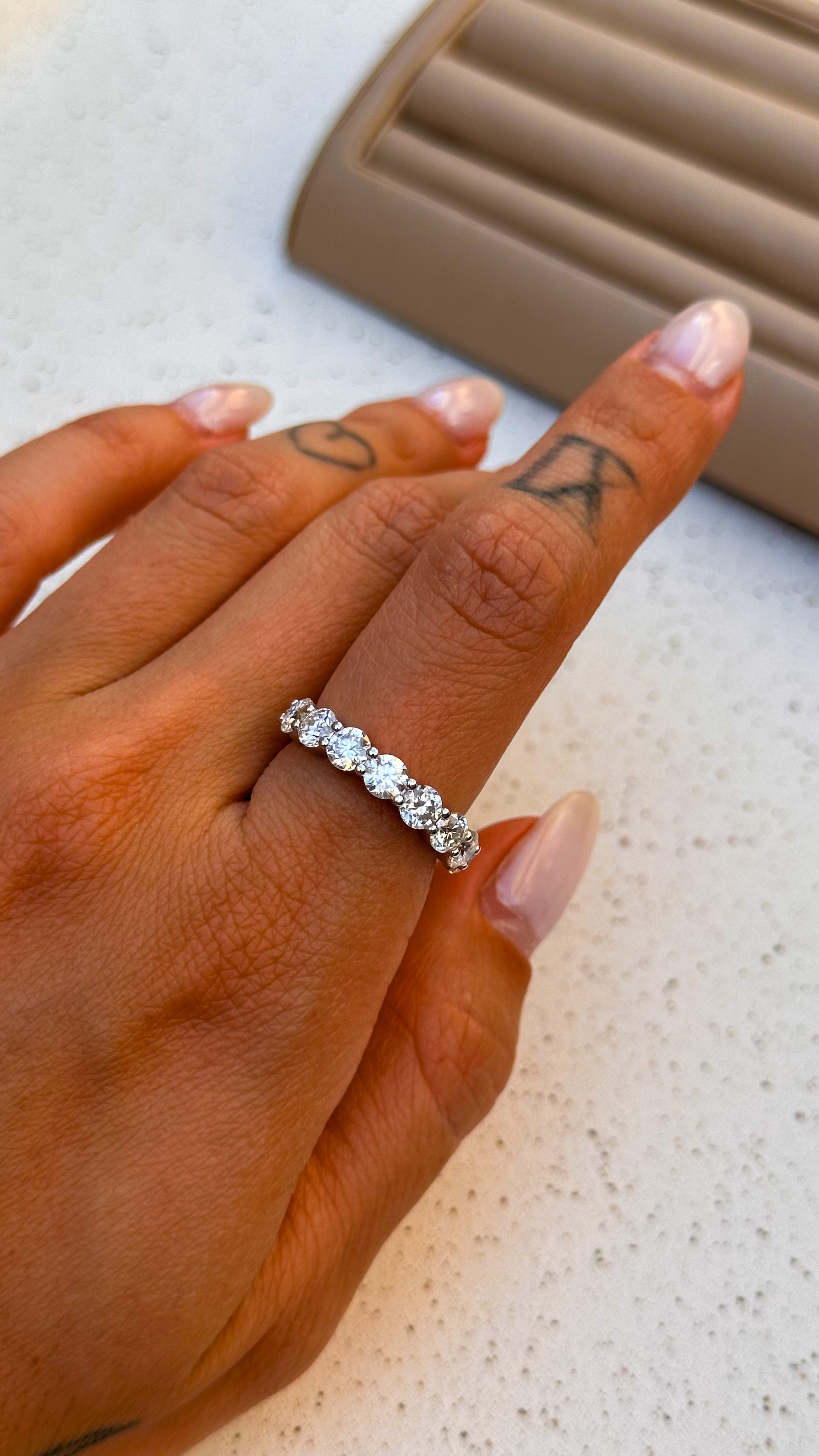 Anel Meia Aliança 4mm Moissanite Prata 925