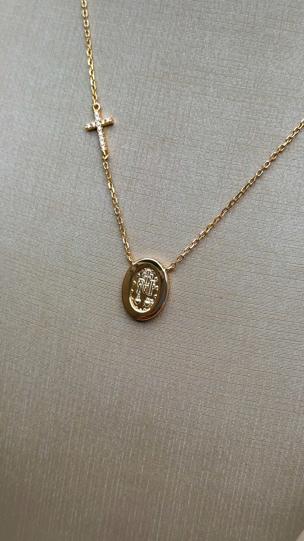 Colar Medalha Nossa Senhora com Cruz Moissanite Prata 925