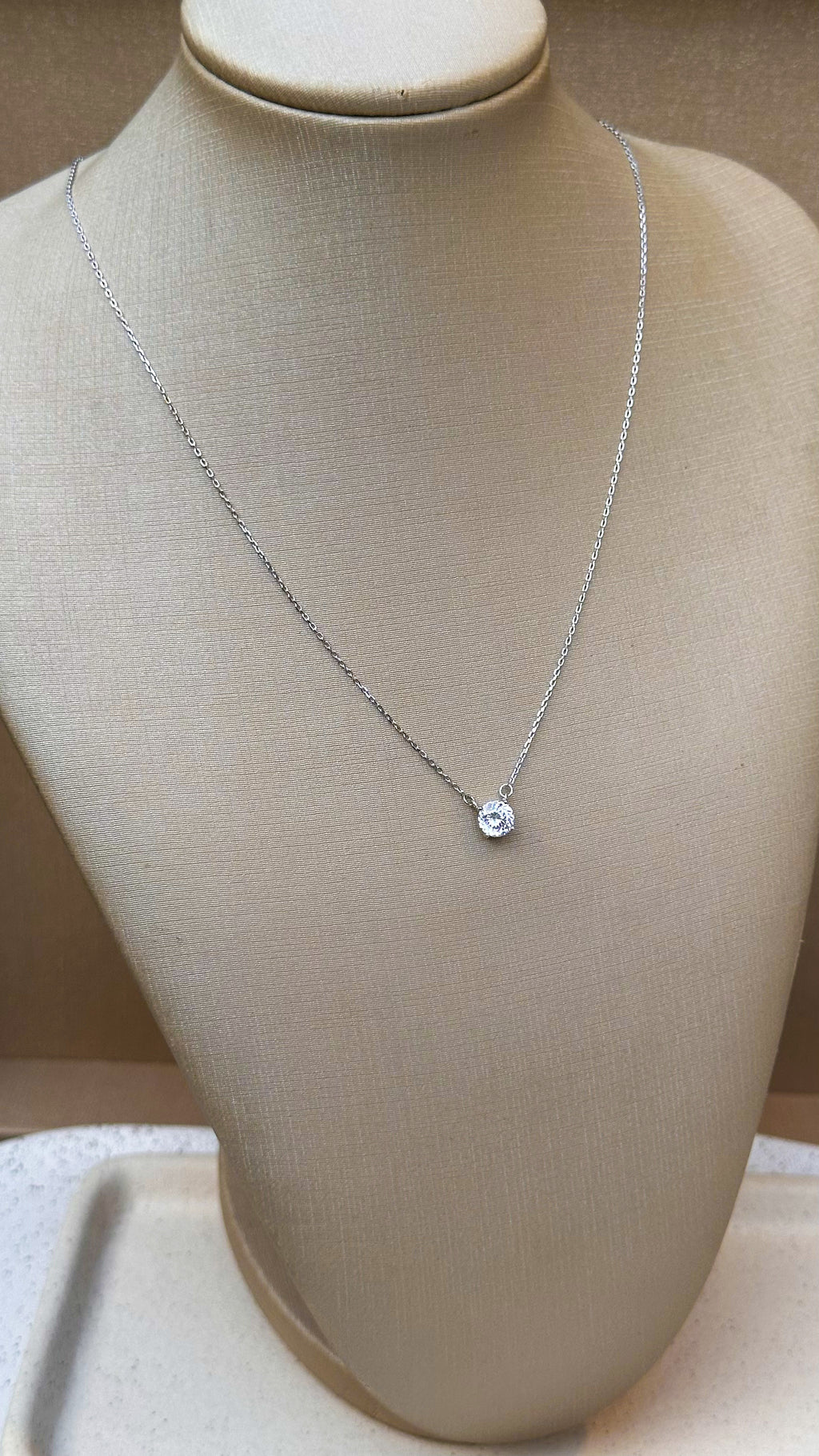 Colar Esme Portuguese Cut 6mm Moissanite Prata 925