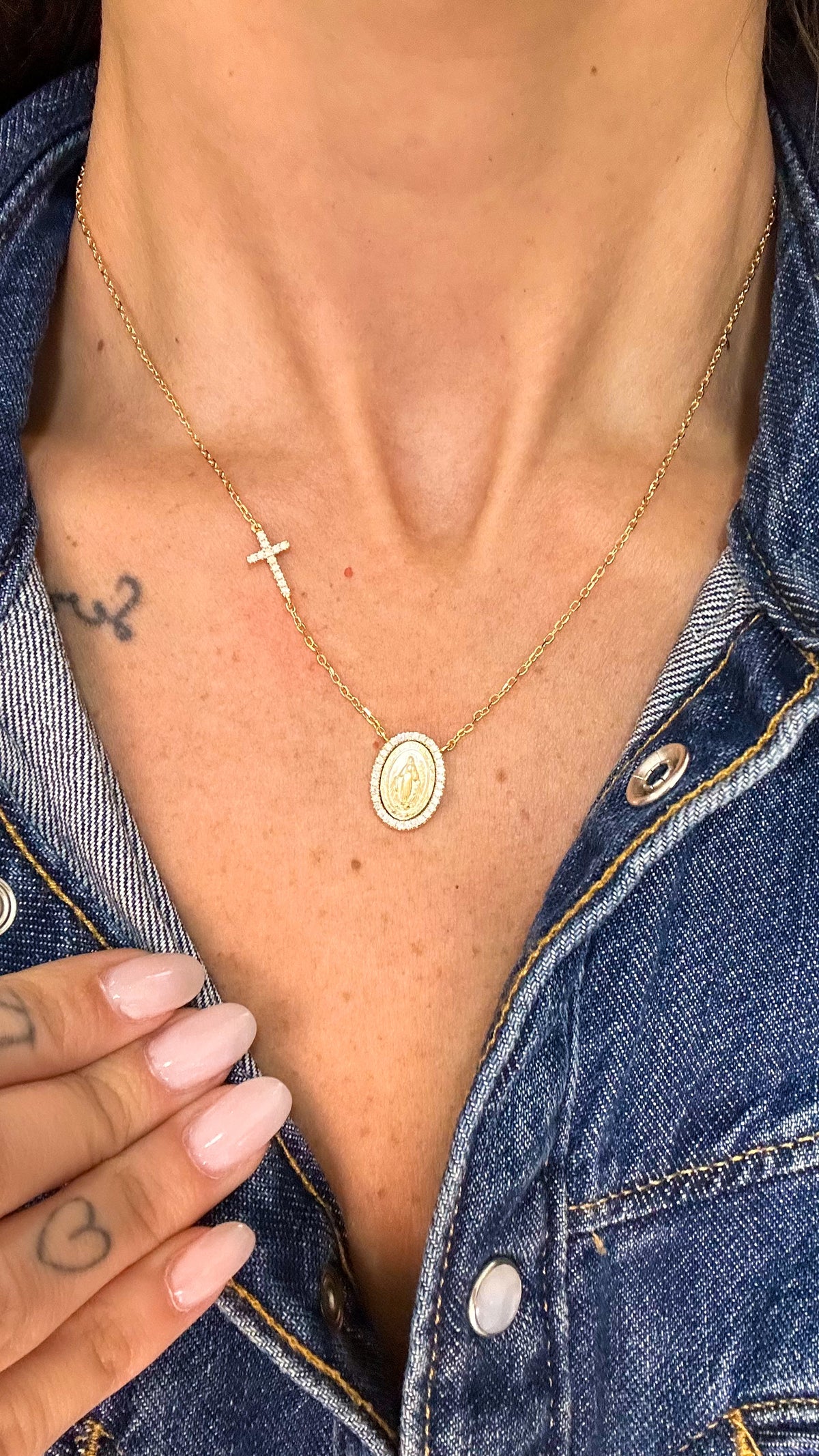 Colar Medalha Nossa Senhora com Cruz Moissanite Prata 925