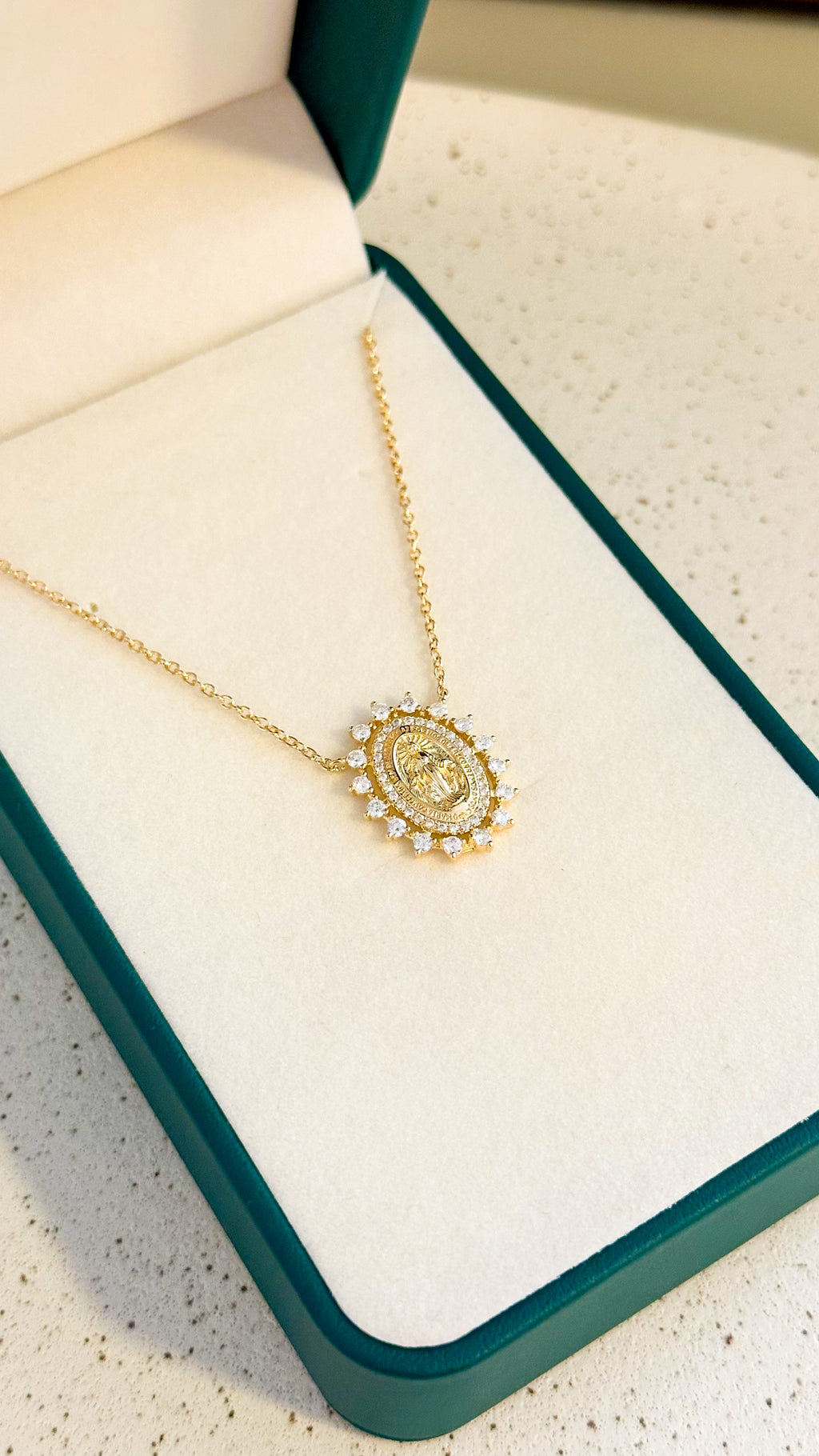 Colar Medalha Milagrosa Moissanite Prata 925