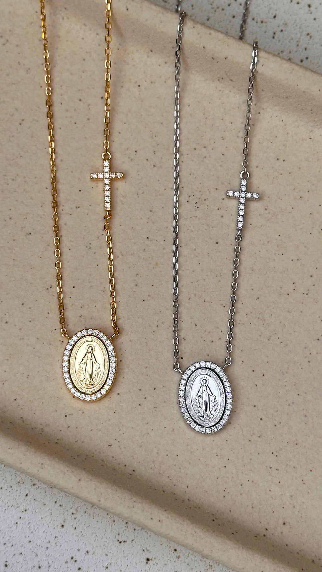Colar Medalha Nossa Senhora com Cruz Moissanite Prata 925